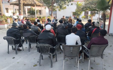 Hathras : हाथरस में ऑपरेशन क्लीन-2 के तहत 57 वाहनों की नीलामी से चार लाख रुपये का राजस्व प्राप्त