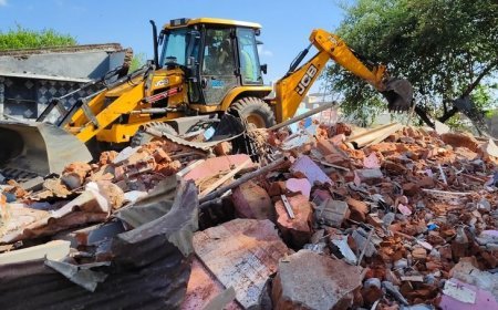 Deoband : कब्रिस्तान पर जेसीबी से कब्जे की कोशिश का आरोप, पीड़ितों ने एसएसपी से मांगी कार्रवाई