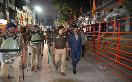 Ballia : बलिया में महाशिवरात्रि पर सुरक्षा के पुख्ता इंतजाम, प्रमुख शिव मंदिरों का निरीक्षण
