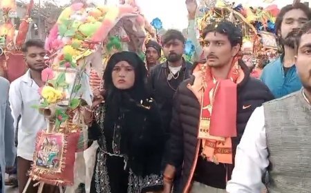 Sambhal: बुर्का पहनकर कांवड़ यात्रा: सम्भल की तुलसी बनी तमन्ना की आस्था, पर उठे सामाजिक सवाल।