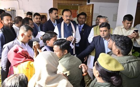 Lucknow: जनता की बात – उप मुख्यमंत्री केशव प्रसाद मौर्य के साथ, जनता दर्शन में सुनी समस्याएं, दिए त्वरित निस्तारण के निर्देश। 