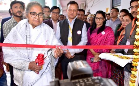 उत्तर प्रदेश बोर्ड परीक्षा 2026: गुलाब देवी ने किया कंट्रोल रूम का उद्घाटन, 53 लाख से अधिक परीक्षार्थी देंगे परीक्षा। 