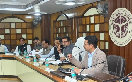 Lucknow : उत्तर प्रदेश राज्य हज समिति की बैठक में हज-2026 की तैयारियों की समीक्षा