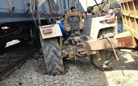 Lucknow : सुल्तानपुर में लखनऊ-वाराणसी रेल ट्रैक पर ट्रैक्टर से मालगाड़ी की टक्कर, बड़ा हादसा टला