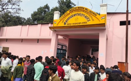 यूपी बोर्ड परीक्षाओं की शुरुआत, हिंदी विषय से हुई परीक्षा