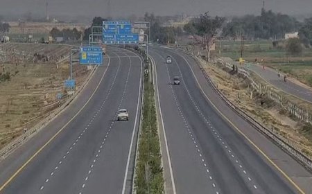 Lucknow : यमुना एक्सप्रेसवे पर बनेगा हाइपरस्केल डेटा सेंटर, यीडा क्षेत्र में 400 करोड़ का होगा निवेश