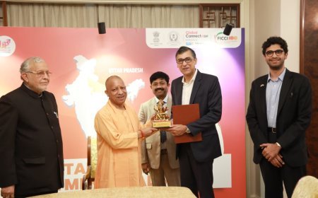 सीएम योगी का सिंगापुर दौरा- सिंगापुर में डीबीएस बैंक की सीईओ से मुख्यमंत्री योगी की बैठक, वित्तीय और ग्रीन एनर्जी क्षेत्र में निवेश पर व्यापक चर्चा