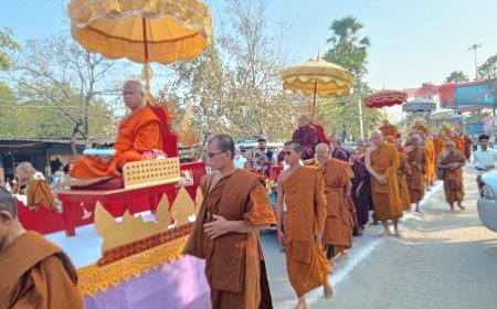 Lucknow : 'बुद्ध धातु शोभा यात्रा'- बौद्ध भूमि कुशीनगर बना 'मिनी थाईलैंड', शोभायात्रा में सम्मिलित हुए थाईलैंड के राजदूत एवं अन्य गणमान्य अतिथि