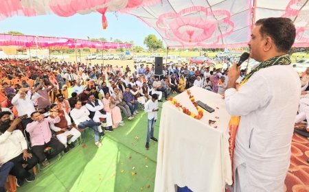 Lucknow : सर्वोदय और नवोदय विद्यालय में पढ़ेगा घुमंतु समाज का हर बच्चा, ललितपुर में घुमंतु समाज आभार सम्मेलन में राज्यमंत्री असीम अरुण ने किया संवाद 