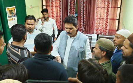 Sambhal : CHC में डिलीवरी के दौरान पैसे मांगने का आरोप, महिला की मौत पर हंगामा