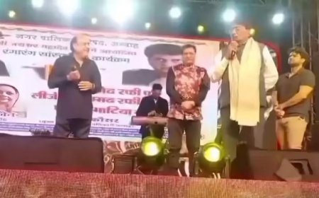 'जींस पैंट टुंडी के 3 इंच नीचे पहनी है', मुरैना में भाजपा नेता ने मंच से महिला गायिका के कपड़ों पर की अभद्र टिप्पणी, मचा हंगामा, पुलिस में शिकायत। 