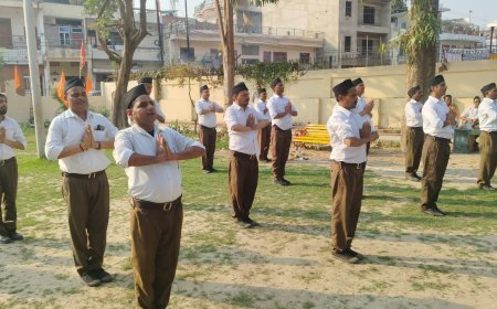 Prayagraj : राष्ट्रीय स्वयंसेवक संघ की विवेकानंद शाखा में वार्षिक उत्सव, अनुशासन और एकता का प्रदर्शन