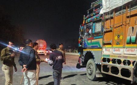 Sitapur : होली से पहले अवैध शराब पर कड़ी कार्रवाई, खैराबाद टोल प्लाजा पर संयुक्त जांच अभियान