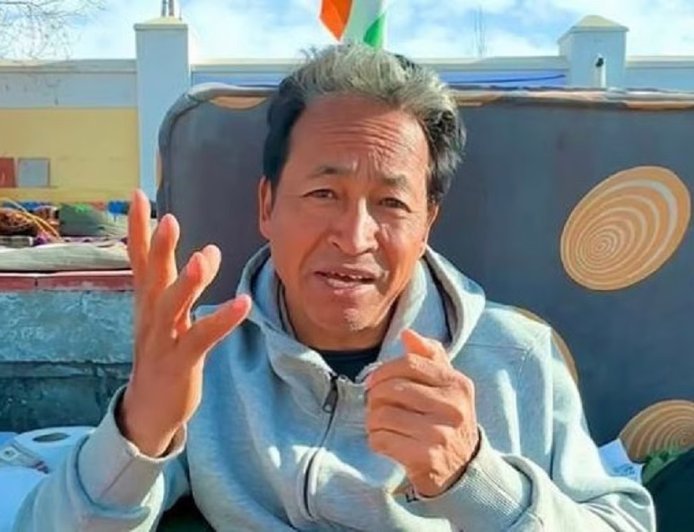 सुप्रीम कोर्ट में सोनम वांगचुक NSA हिरासत पर सुनवाई- केंद्र ने कहा, Gen Z को भड़काकर नेपाल-बांग्लादेश जैसे हालात बनाना चाहते थे