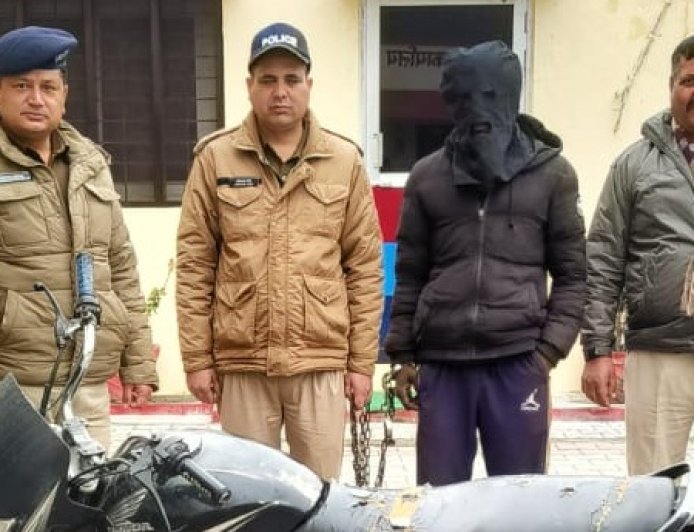 Bajpur : बाजपुर पुलिस ने चोरी की बाइक के साथ युवक को गिरफ्तार कर जेल भेजा