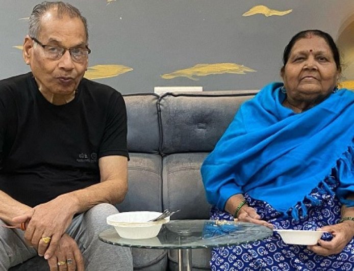 Sant Kabir Nagar:  कैंसर से नहीं डरते, इलाज से जीतते हैं: कर्नल मिश्रा दंपत्ति की प्रेरक कहानी। 