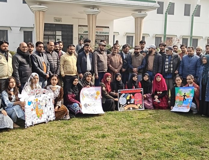 Deoband : जामिया तिब्बिया देवबंद में खेलकूद सप्ताह शुरू, शांति का प्रतीक कबूतर उड़ाकर और फीता काटकर किया आगाज
