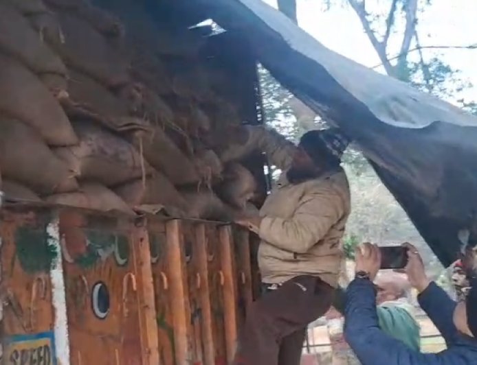 Sambhal : सम्भल में सरकारी गेहूं की कालाबाज़ारी का पर्दाफाश, चन्दौसी से असमोली जा रहा 298 कुंतल गेहूं से भरा ट्रक पकड़ा