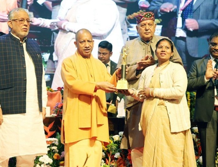 Lucknow: डिजिटल गवर्नेंस से किसानों को राहत, एफपीओ, सहकारिता व एमएसएमई से मजबूत हुई उत्तर प्रदेश की अर्थव्यवस्था: सीएम योगी