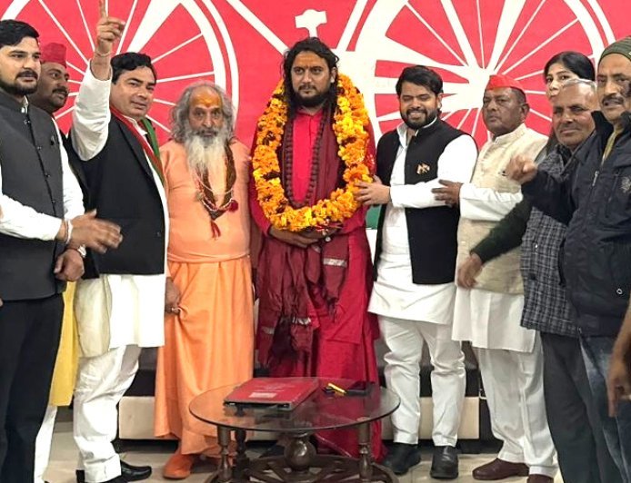 Bajpur : बाजपुर में सपा कार्यवाहक प्रदेशाध्यक्ष महंत शुभम गिरी का भव्य स्वागत, कहा- उत्तराखंड में परिवर्तन तय