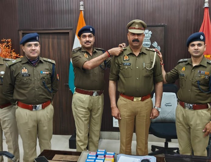 Hardoi : थाना कोतवाली देहात के उप निरीक्षक मोहम्मद अजीम खान को निरीक्षक पद पर पदोन्नति