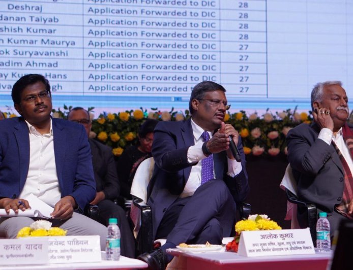 Lucknow : योगी सरकार की मुख्यमंत्री युवा उद्यमी विकास अभियान योजना की प्रदेश स्तरीय समीक्षा बैठक हुई