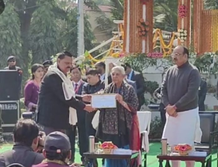 Hardoi : किसान सम्मान- हरदोई के कृषकों ने जीते 11 पुरस्कार, प्रदर्शनी में दिखाई अपनी उत्कृष्ट उपज की झलक, ओमप्रकाश मौर्य ने हासिल किए सर्वाधिक 7 पुरस्कार