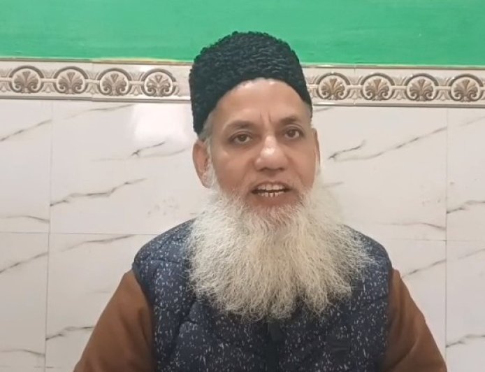 Sambhal: विवादित फिल्मों और वेब सीरीज़ पर धर्मगुरु का तीखा बयान: नफरत फैलाने वाले कंटेंट पर लगे सख्त रोक, गाय को राष्ट्रीय पशु घोषित करने की मांग। 