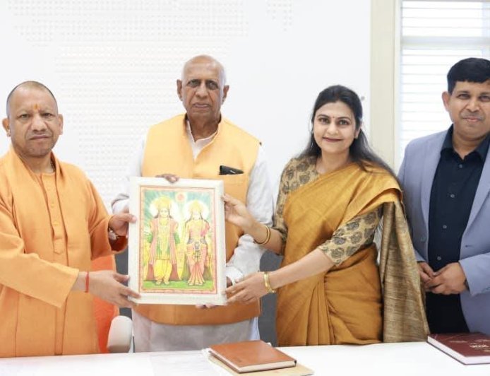 Hardoi : ट्रामा सेंटर, फायर स्टेशन और आवारा पशु की समस्या के समाधान की मांग, पूर्व विधायक की बहु ने मुख्यमंत्री से की मांग