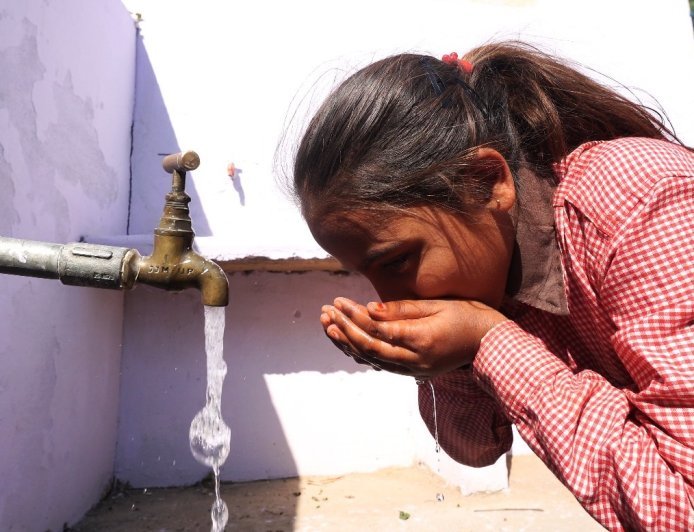 Lucknow : बुंदेलखंड में ‘हर घर नल’ से बहती उम्मीद की धारा, गांव की महिलाओं को अब पानी के लिए नहीं तलाश करने पड़ते कुंए