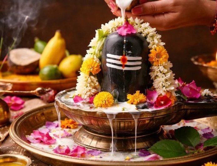 महाशिवरात्रि पर शिवलिंग पूजा में सावधानी बरतें, भूलकर भी न चढ़ाएं ये 5 वर्जित चीजें वरना पूजा अधूरी रह सकती है