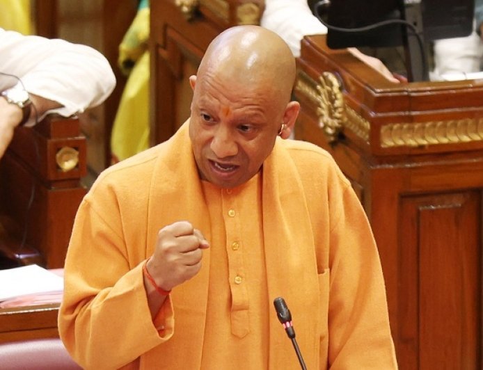 Lucknow: गिरगिट भी पश्चाताप करेगा कि ये समाजवादी मुझसे भी आगे निकल गएः मुख्यमंत्री