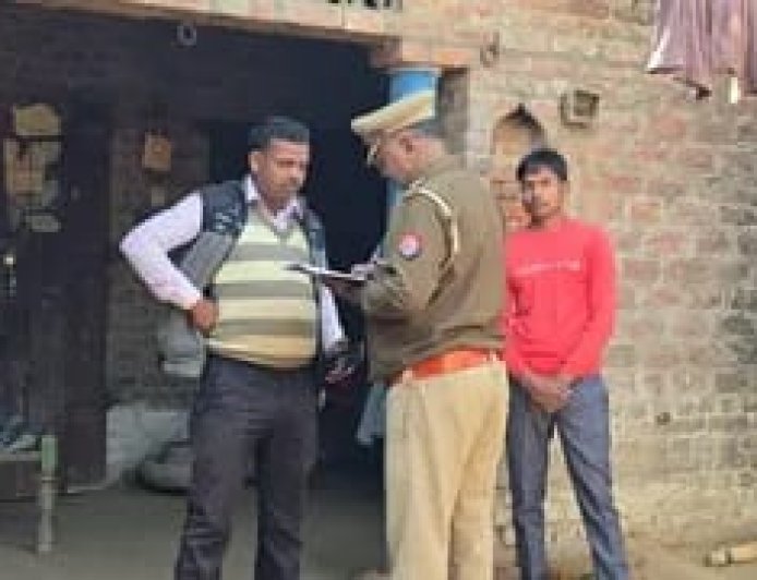 Hardoi: हरदोई में डिप्टी कमिश्नर के भाई की निर्मम हत्या: घर के आंगन में लहूलुहान मिला शव, इलाज के दौरान मौत।