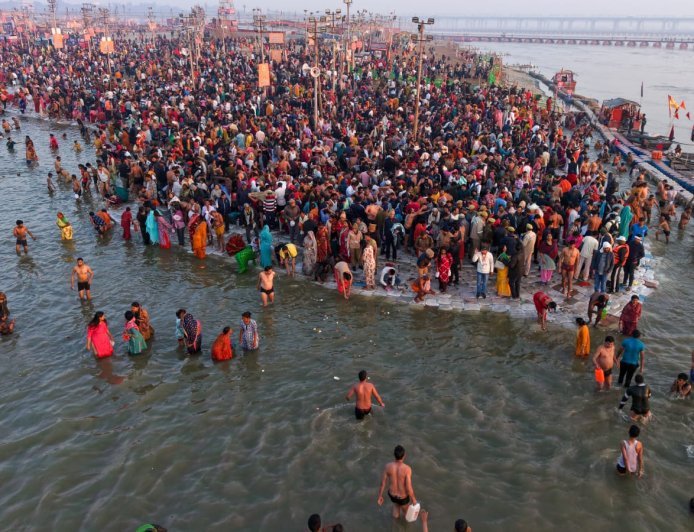 महाशिवरात्रि पर श्री काशी विश्वनाथ धाम में वैश्विक आध्यात्मिक समन्वय की नई पहल, देश-विदेश के मंदिरों से श्री काशी विश्वनाथ धाम पहुंची पावन भेंट