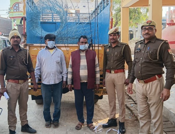 Hardoi : हरपालपुर पुलिस ने चोरी के दो आरोपियों को सामान सहित किया गिरफ्तार