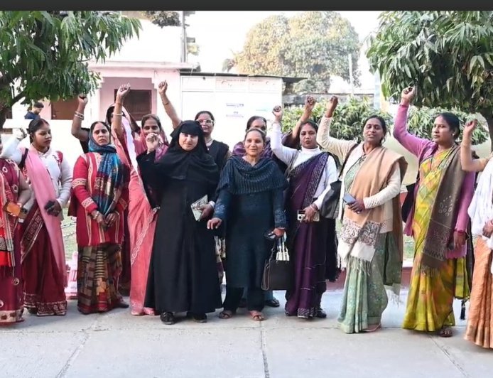 संडे स्पेशल : हर महीने लाख तक कमाने लगीं हैं लखपति दीदियां, 33 लाख से अधिक महिलाएं लखपति दीदी बनने की दिशा में अग्रसर