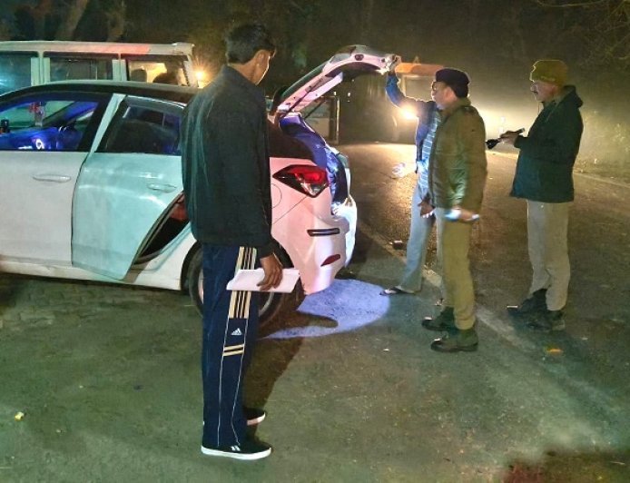 Bajpur: बरहैनी चौकी पुलिस द्वारा नैनीताल रोड पर वाहन चेकिंग अभियान चलाया। 