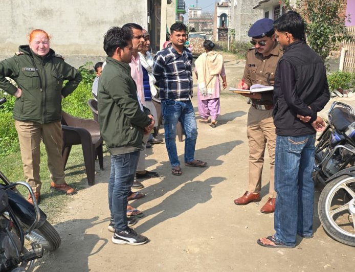 Kashipur : काशीपुर में पुलिस ने चलाया बाहरी व्यक्तियों का सत्यापन अभियान