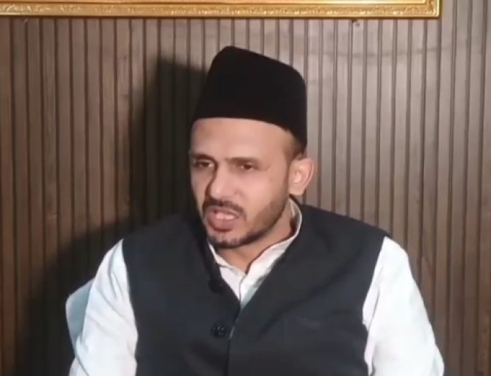 Sambhal : ‘वन्दे मातरम’ अनिवार्यता मुद्दों से भटकाने की कोशिश, सरकार बताए रोज़गार–शिक्षा पर क्या किया- जियाउर्रहमान बर्क