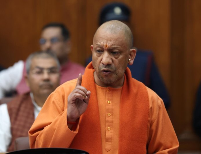 Lucknow : विधान परिषद में सीएम बोले- ईवी बाजार में यूपी की 19% से अधिक हिस्सेदारी