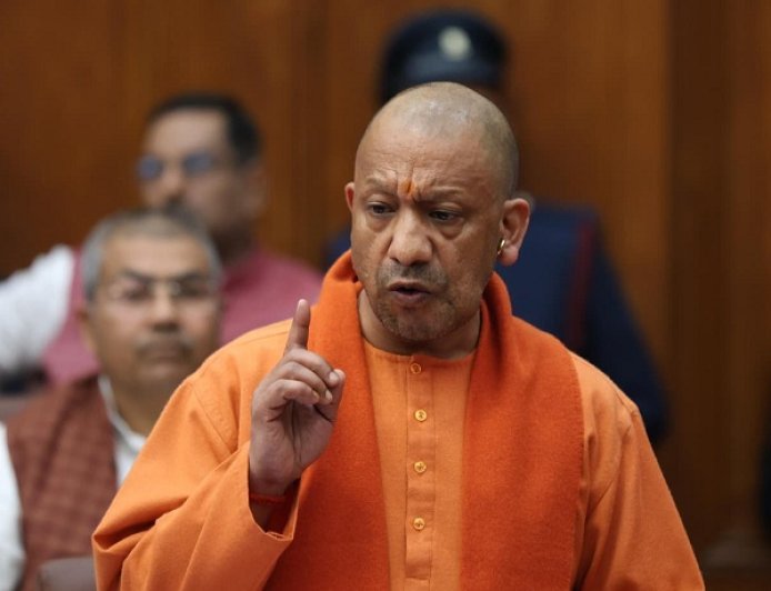 योगी सरकार ने UP को टेक हब बनाने की राह पर: EV में 19% हिस्सेदारी, स्टेट डाटा अथॉरिटी बनेगी।