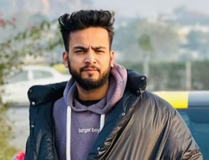 सुप्रीम कोर्ट ने एल्विश यादव की याचिका पर सुनवाई टाली, सांप के जहर मामले में अगली तारीख 19 मार्च।