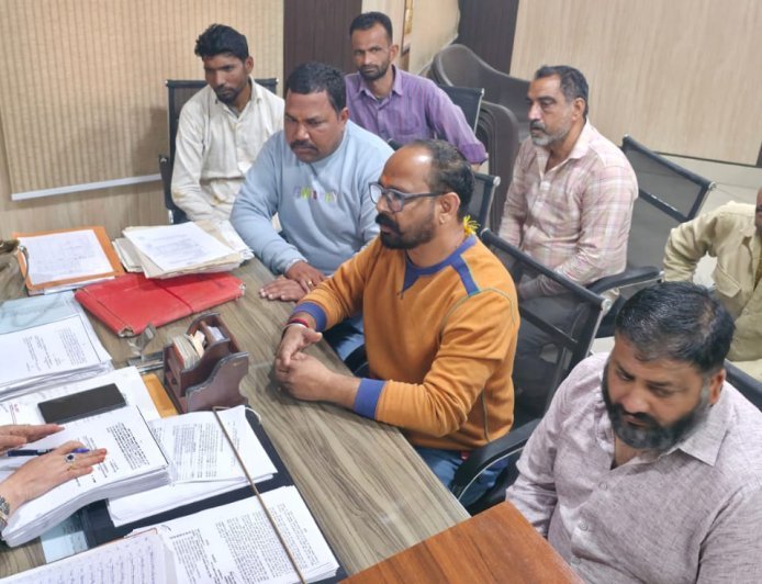 Bajpur : पीडब्ल्यूडी विभाग लेबडा पुल का निर्माण बरसात से पहले कराए अनिल बाल्मीकि