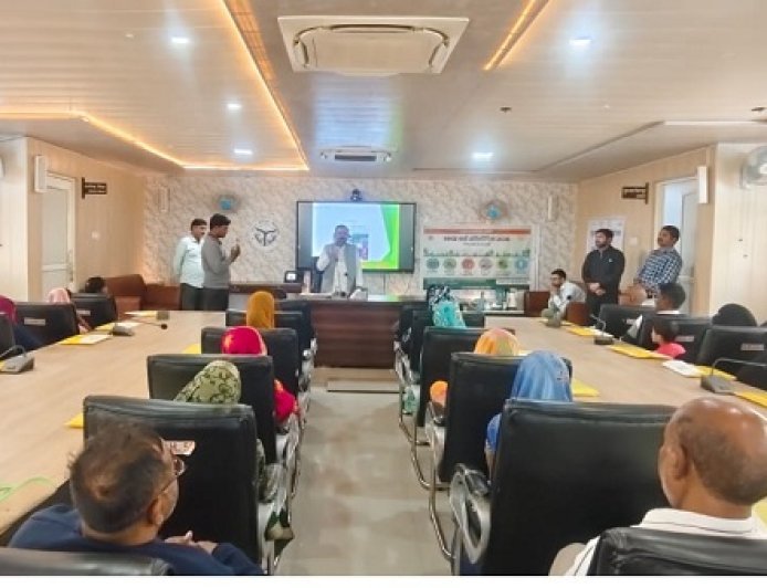 Hardoi: हरदोई में स्वच्छ वार्ड प्रतियोगिता को लेकर सामुदायिक प्रशिक्षण कार्यक्रम आयोजित।