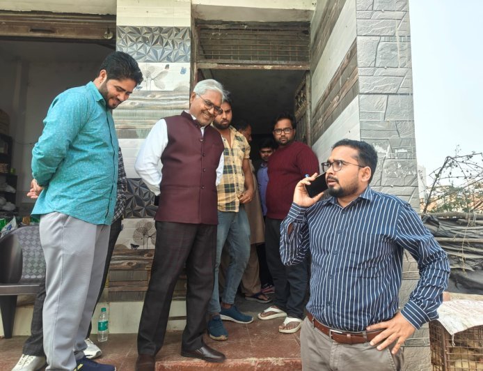 Sambhal : अवैध गैस रिफलिंग का भंडाफोड़- चिमयावली में छापा, 16 सिलेंडर व उपकरण जब्त, कार्रवाई के निर्देश