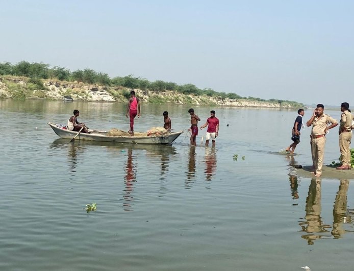 Hapur : ब्रजघाट पर गंगा स्नान के दौरान पीसीएस अधिकारी बच्चू सिंह की मौत, हार्ट अटैक बताया कारण