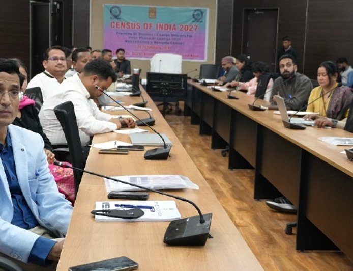 Rudrapur: डिजिटल युग की जनगणना: जिला सभागार में तीन दिवसीय प्रशिक्षण संपन्न।