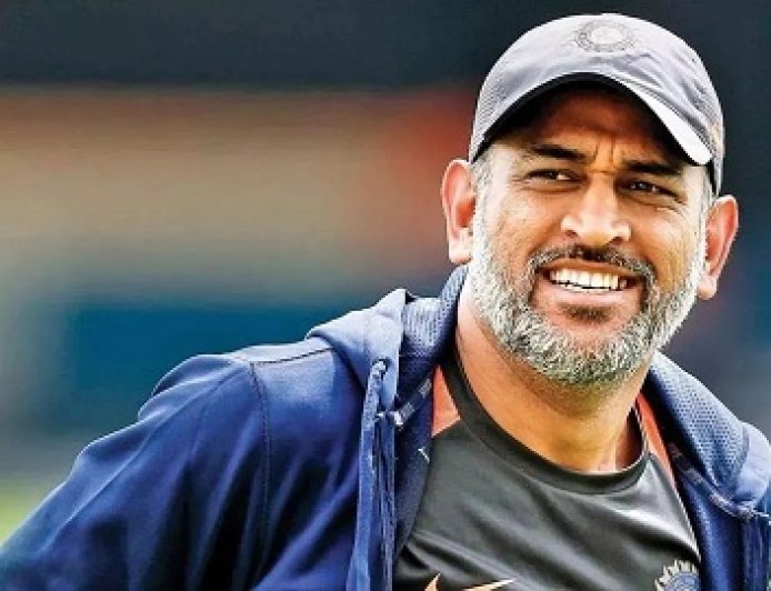 भारतीय पूर्व कप्तान महेंद्र सिंह धोनी को झारखंड हाउसिंग बोर्ड से मिला नोटिस।