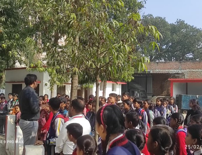 Pilibhit : पीलीभीत टाइगर रिजर्व में 300 स्कूली बच्चों ने किया जंगल सफारी, बाघ समेत कई वन्यजीवों के किए दर्शन
