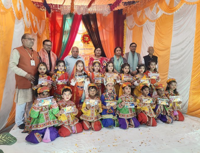 Lakhimpur- Kheri : लखीमपुर खीरी के मिश्राना में सनातन धर्म सरस्वती शिशु वाटिका का वार्षिक उत्सव हर्षोल्लास से संपन्न